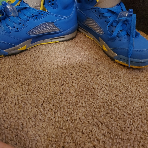 Nike Air Jordan shoes - Picture 3 of 4